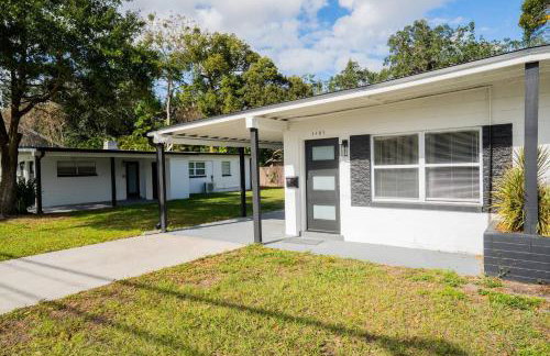 Close to the Action, Peaceful When You Return - Foto 56