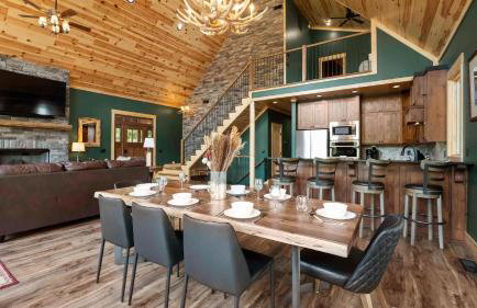 Black Bear & Blue Heron by Avantstay 2 Lakefront Homes, Sleeps 43 Pool, Dock, Theater - Foto 86