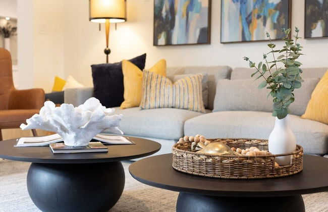 New Waterfront Oasis, Minutes to Beach, Eats, Shops - Foto 11