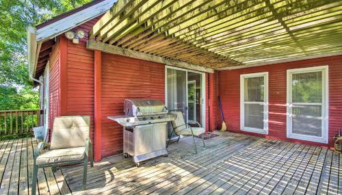 Charming Farm Cottage with Fire Pit and Grill! - Foto 2