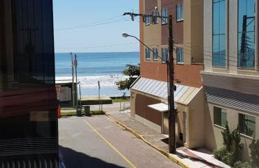 Ap rua 255 Meia Praia Itapema 10 metros Mar - Foto 1