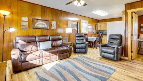 Devils Fork Resort Cabin with Designated Boat Slip! - Foto 5