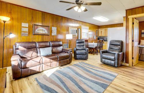 Devils Fork Resort Cabin with Designated Boat Slip! - Foto 5