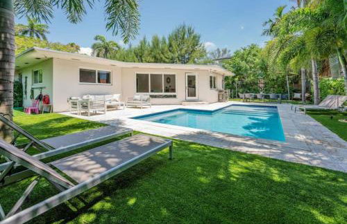 Secluded Villa with 3 bedrooms and Heated Pool - Foto 4