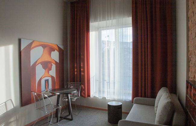 Resume Apartments - Photo 7