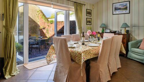 Finest Retreats - Awelon - Large Cottage to sleep 10 with Hot Tub - Foto 5