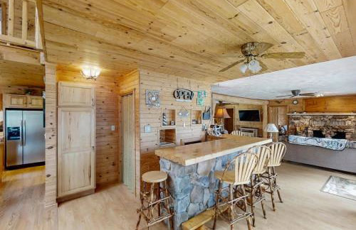 Dock and Lakefront! Family-Friendly Michigan Getaway - Foto 8