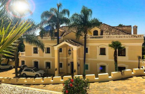 Huge Golf and Spa Mansion 8 min from Puerto Banus - Photo 1