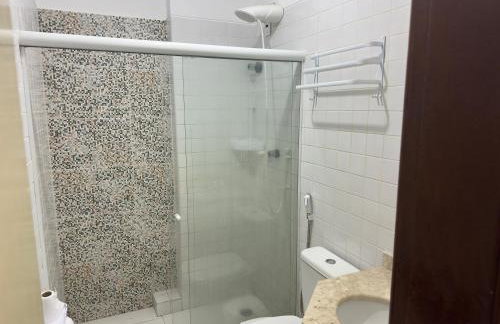 Flat Guarajuba - 3 quartos 2 andar à Beira Mar - pé areia - governança com arrumadeira e Wi Fi inclusos - Foto 18