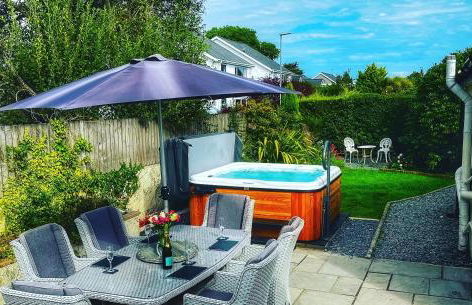 Erwenni, Llanbedrog, Abersoch near beach and pub with hot tub - Photo 2