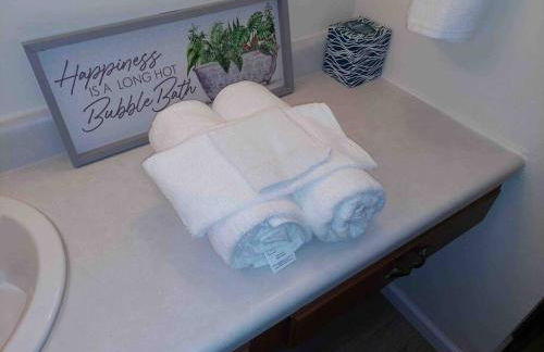 ~Como's Finest ~A Home Away From Home ~Sleeps 10 ~ - Foto 9