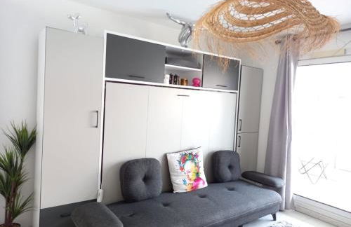 T1 idéal 4 pers piscine & garage sécurisé et calme - Photo 7