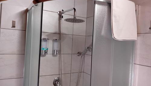 Casa Happy - La mansarda del sorriso con parcheggio privato a Valcorrente - Foto 2, Shower