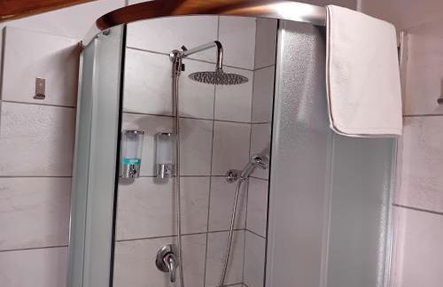 Casa Happy - La mansarda del sorriso con parcheggio privato a Valcorrente - Foto 2