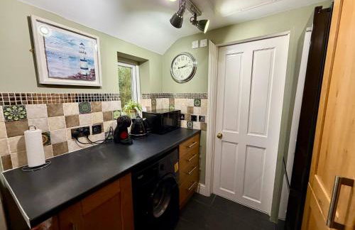 Smart & Comfortable 3-bedroom Victorian house - Photo 10