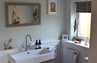 Pet Friendly, Border Cottage, Norfolk - Photo 11