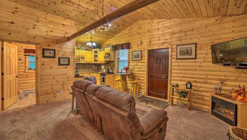 Updated Manistique Log Cabin, Yard and Fire Pit - Foto 5