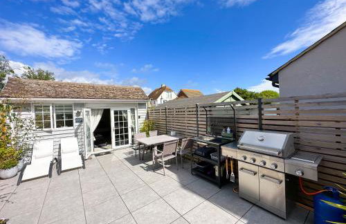 1 Bed Cabin - Sleeps 2 - Pets - Garden - Parking - Photo 9