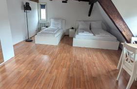 Triple room in a historic half-timbered house - Foto 1