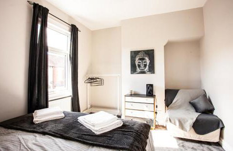 Contractor house, sleeps 7, close to restaurant's & bars, long stays available, Oveyo Accommodation - Foto 13