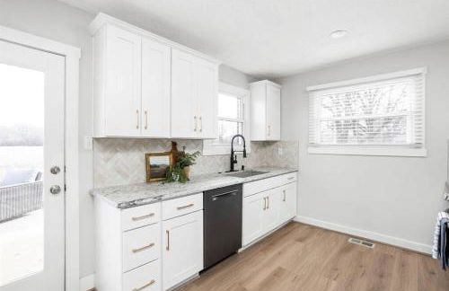 Newly Renovated Retreat 30mins to Downtown Indy - Photo 6