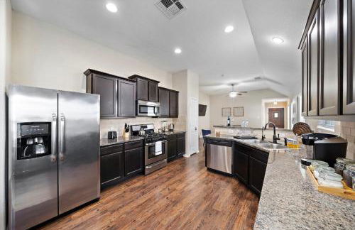 Cozy Getaway Nr Airport WiFi BBQ Yard Pet - Foto 2