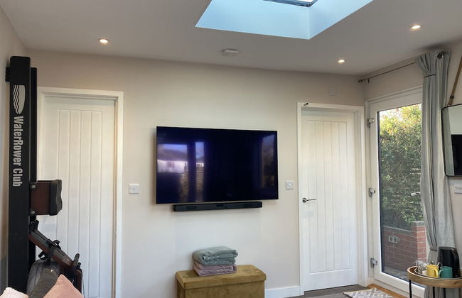 Contemporary Guest House With Outside Barrel Sauna - Foto 24