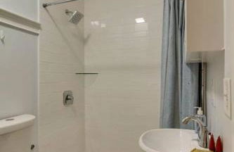 Historic Pet-Friendly Stay Near Broadway w Fire Pit - Foto 40