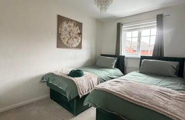 Spacious Modern 3 Bed Home Near Batley Train Station with Free Parking - Foto 9