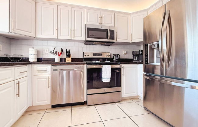 Waterfront Florida Vibes and Views - King Bed - Foto 28