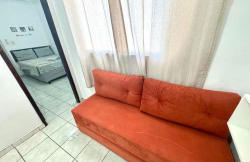 APT-10 Completo Com Ar-Condicionado Garagem Predio Central Perto de tudo - Foto 43