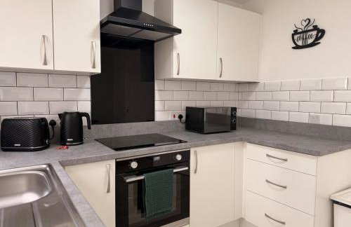 Woody Bank 3 Bed Sleeps 5 Parking WiFi Contractors - Foto 1