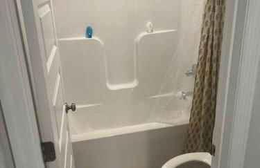 Spacious Modern Retreat Near Downtown - Photo 5