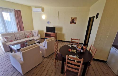 Villa Suzi - Family Farm Stay with Donkeys, Pool and Sea View near Rijeka - Photo 77