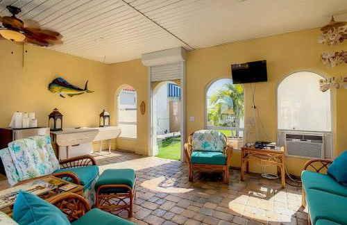 Clearwater Penthouse 5 min Beach walk Heated Pool - Foto 7