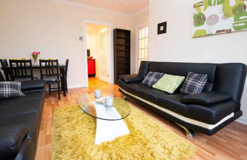 PREMIER - Chapel House with Driveway! - Foto 5