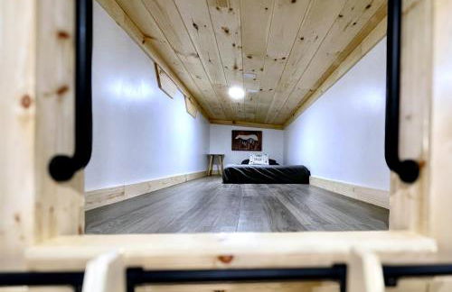 Modern Gem w/Spacious Deck, Swinging bed, Hot Tub - Foto 16