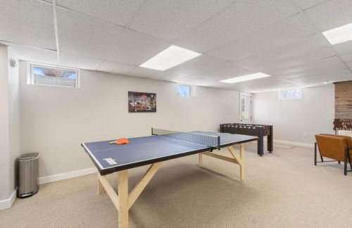 High-End Finger Lakes Escape - Expansive Game Room, Cozy Firepit, & Scenic Views - Foto 48