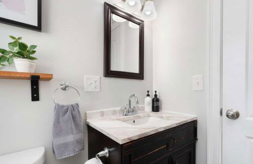 Jennifer's Chic Downtown City Views Private Deck - Foto 20