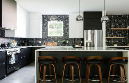 6 Bed with En Suite Baths, Host Up to 20, Rooftops, Parking, Gourmet Kitchens, Cozy Living Spaces, Skyline Views & Fire Table, Near Downtown, Distilleries & Marathon Village, High-Speed Wi-Fi, 24hr Hospitality - Foto 10