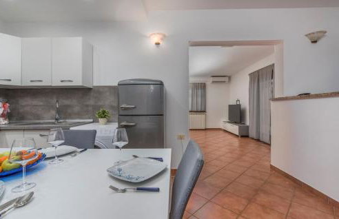 Apartment Narcisa with Terrace - Photo 13