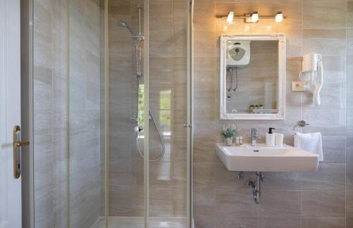 Villa with Sea View - Private Heated Pool - Foto 43