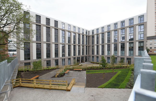 For Students Only Bright Ensuite at St Mungo's in Glasgow - Photo 1