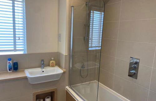 Homely & Warm Trumpington House w Parking, 5 mins drive to Bio Medical Campus, Addenbrooke's & Papworth hospitals - Foto 37