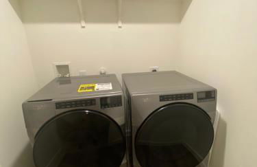 Cozy Modern Retreat, Comfortable and Spacious - Foto 19