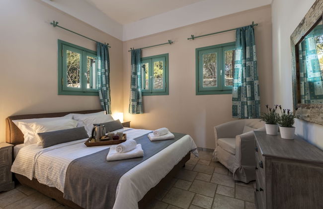 Electra Beachfront Villa - Photo 8