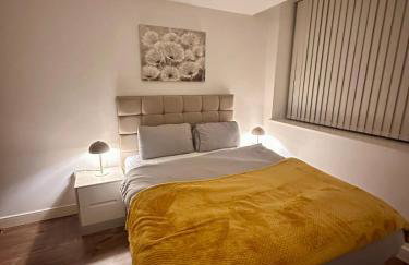 1 Bedroom Apartment- Free Parking, Broad St, City Centre - Photo 8