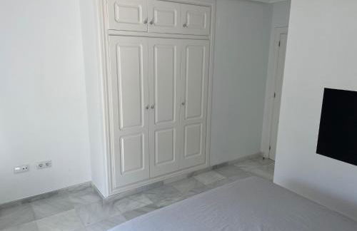 Stunning penthouse with sea view in Altea Hills - Photo 35