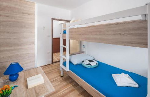 Awesome Home In Zminj - Foto 25