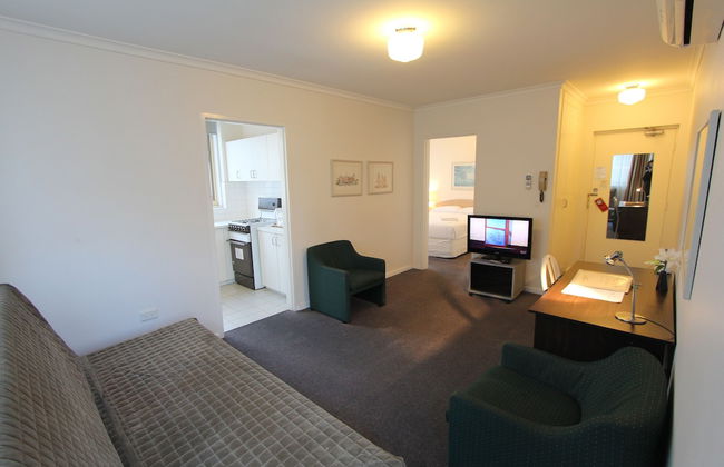 Drummond Apartments Services - Photo 13